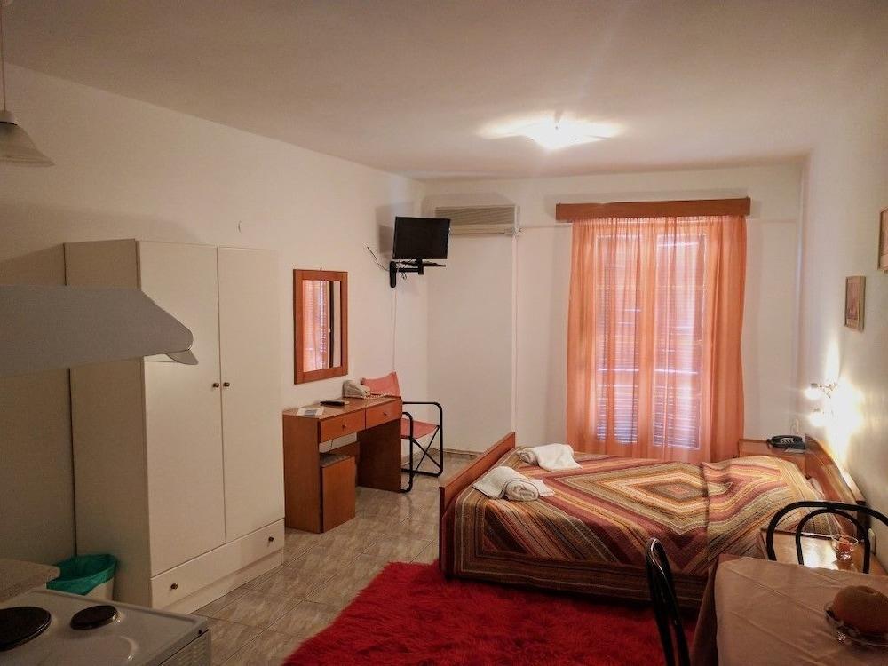 Apollon Studios & Apartments Platanias  Exterior photo