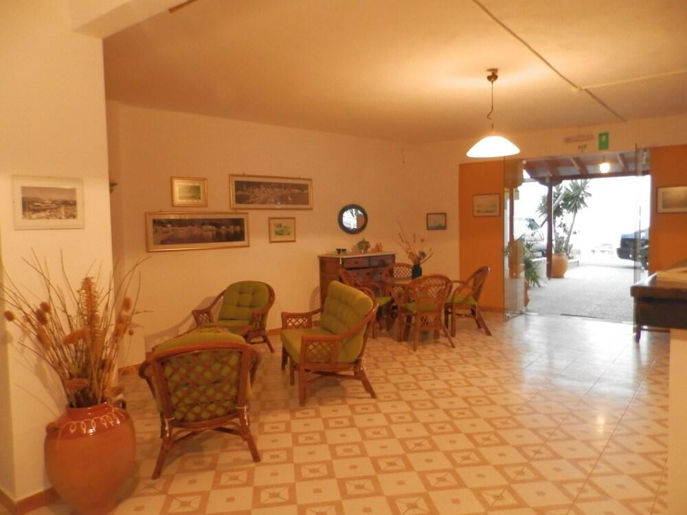 Apollon Studios & Apartments Platanias  Exterior photo